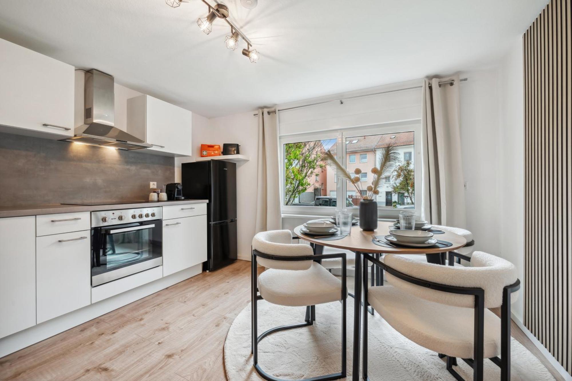 Malu Rooms - Ruhige Lage, Erdgeschoss, Smarttv, Netflix, 24H Checkin, Ludwigsburg Dış mekan fotoğraf