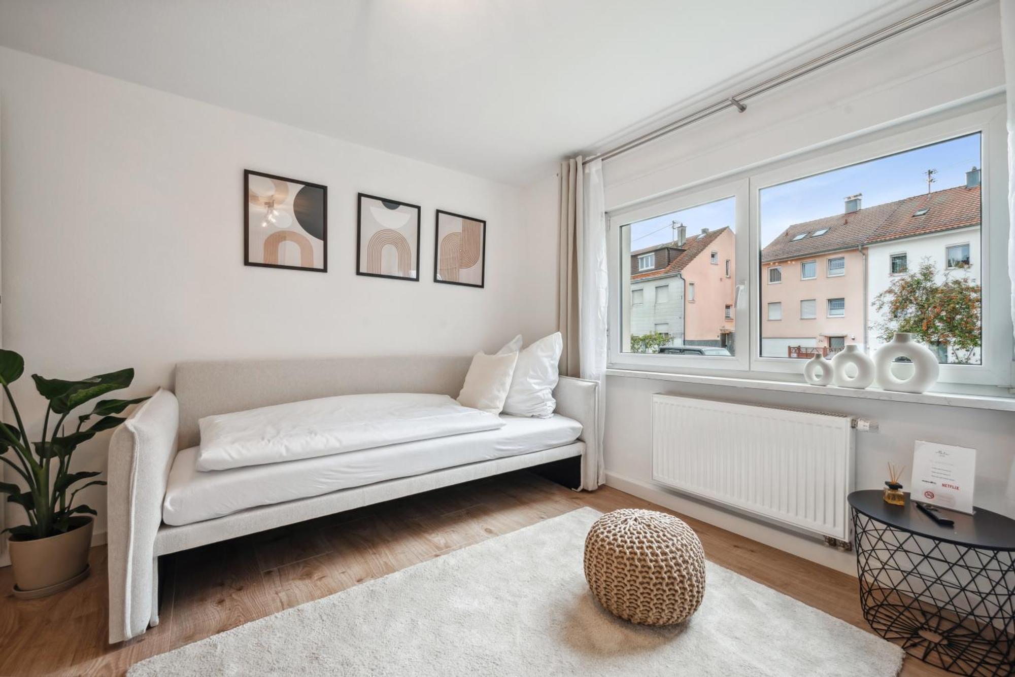 Malu Rooms - Ruhige Lage, Erdgeschoss, Smarttv, Netflix, 24H Checkin, Ludwigsburg Dış mekan fotoğraf