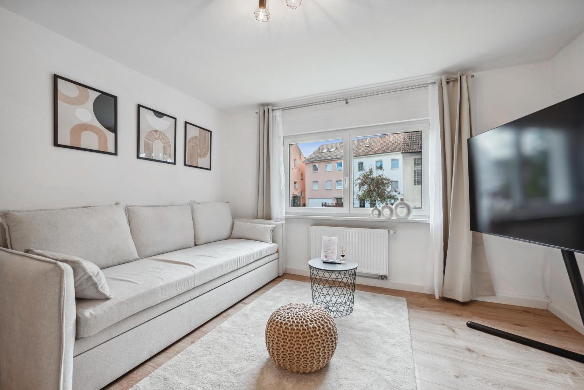 Malu Rooms - Ruhige Lage, Erdgeschoss, Smarttv, Netflix, 24H Checkin, Ludwigsburg Dış mekan fotoğraf