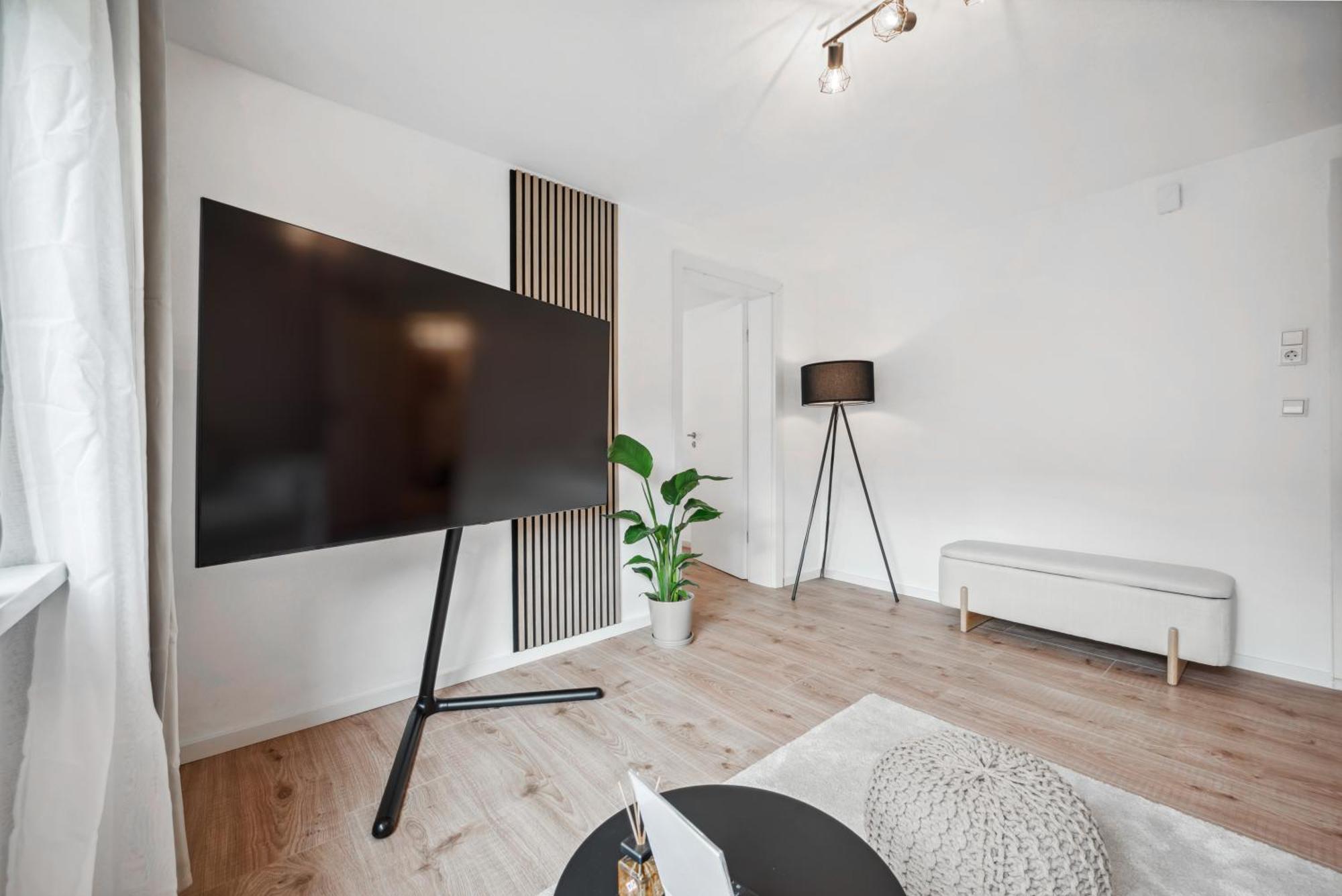 Malu Rooms - Ruhige Lage, Erdgeschoss, Smarttv, Netflix, 24H Checkin, Ludwigsburg Dış mekan fotoğraf