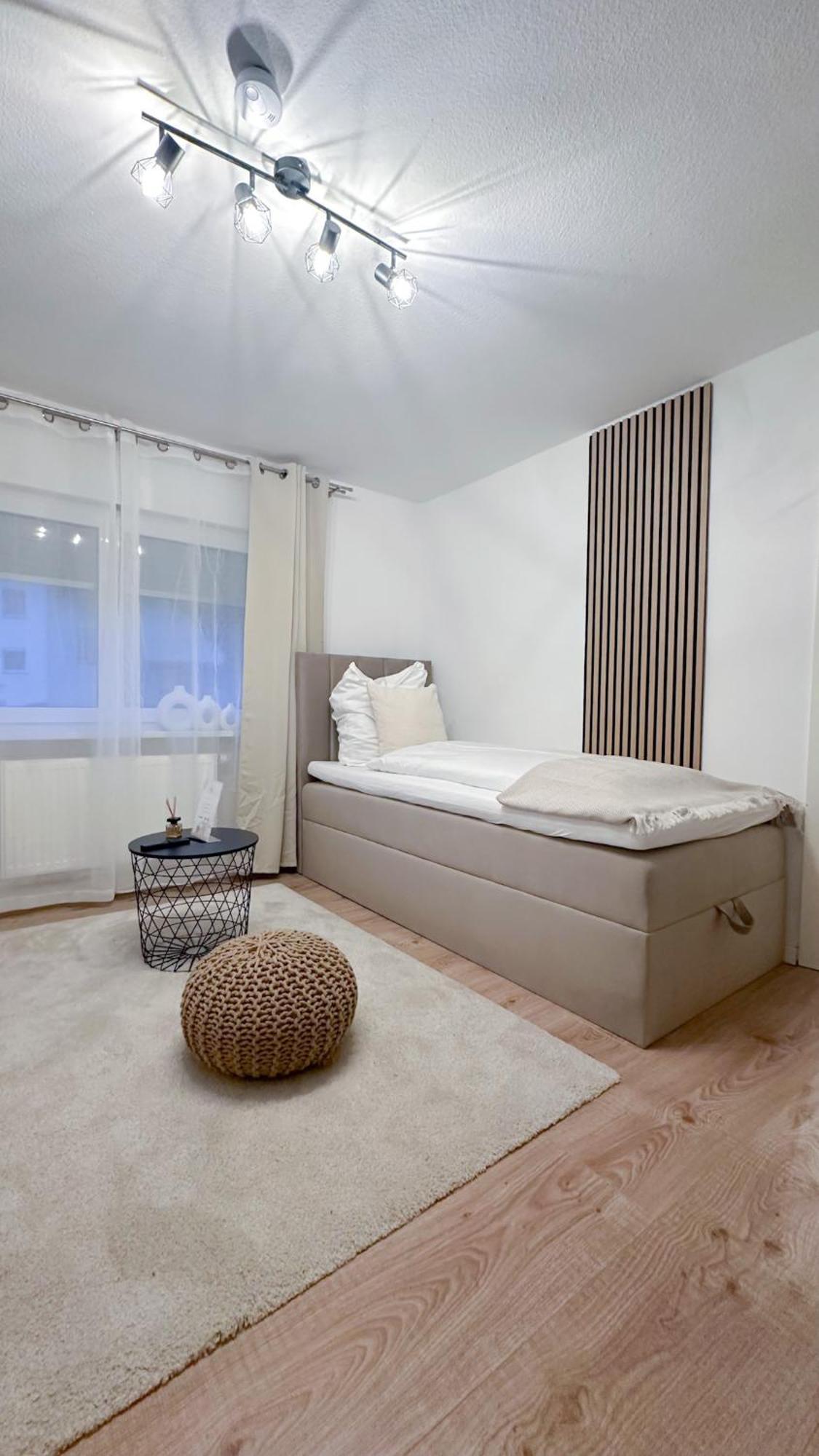 Malu Rooms - Ruhige Lage, Erdgeschoss, Smarttv, Netflix, 24H Checkin, Ludwigsburg Dış mekan fotoğraf
